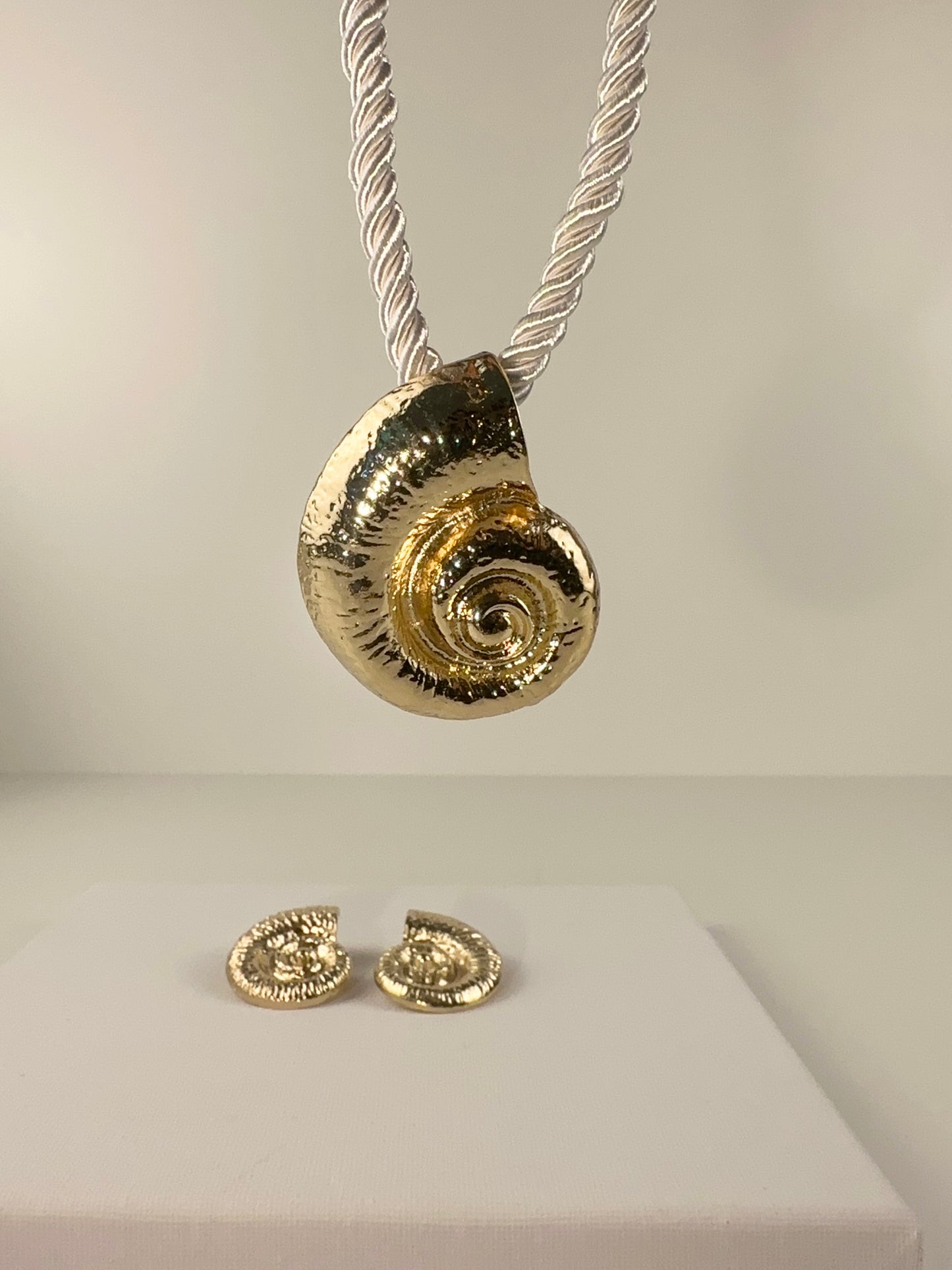 Golden Shell Set