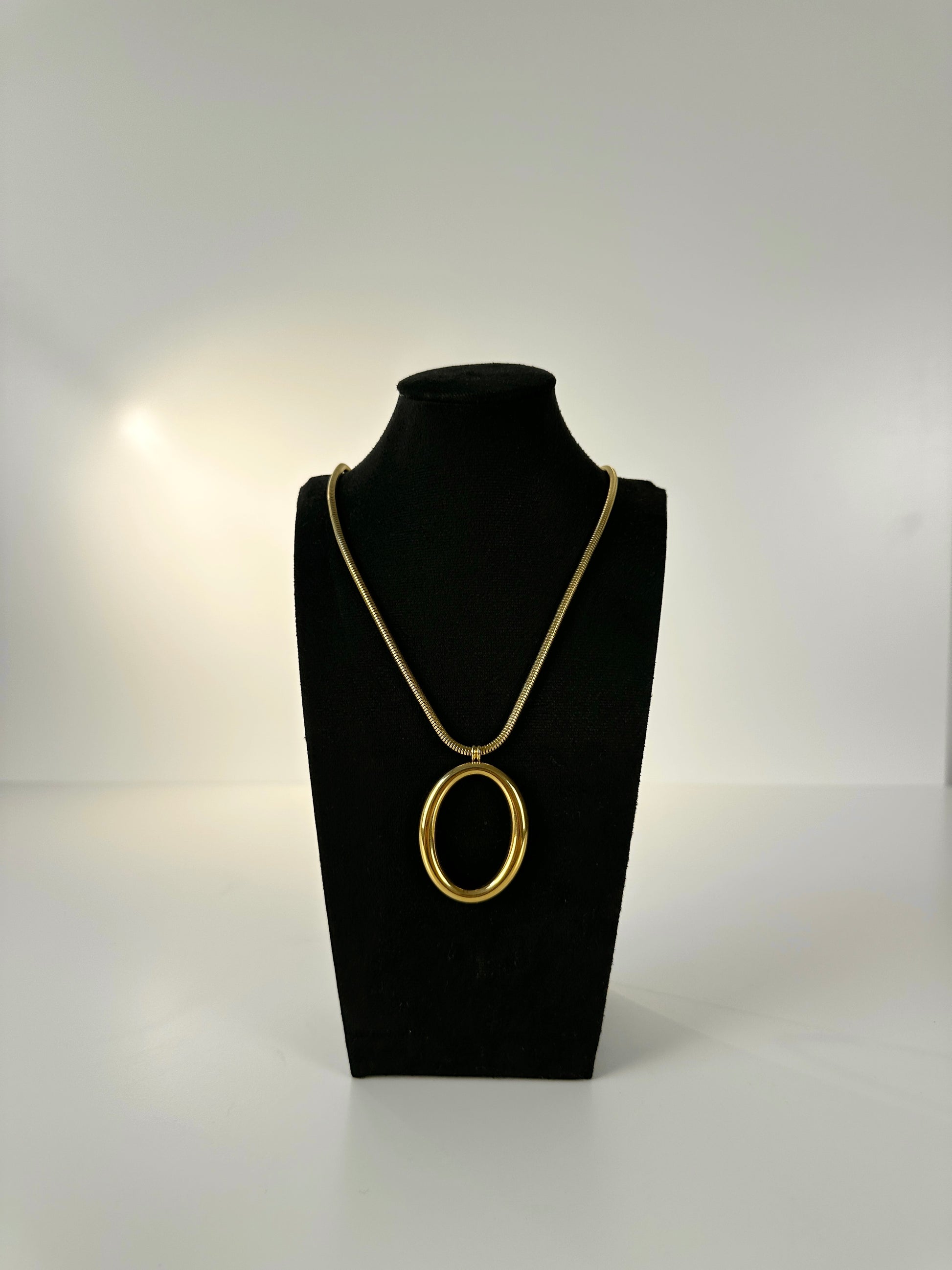 Oro Loop Necklace
