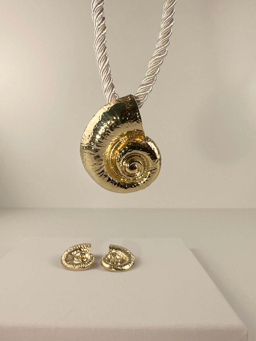 Golden Shell Set